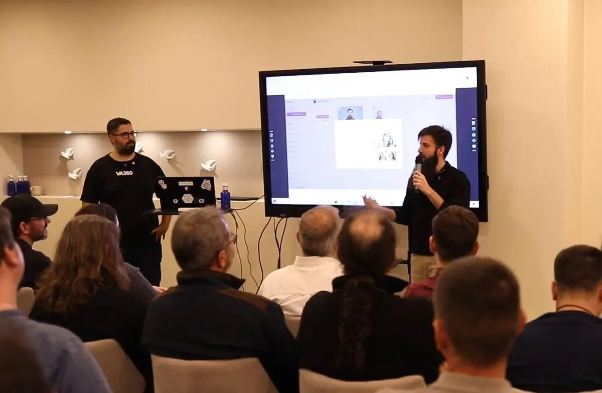 Valentín Ayesa organizando el primer meetup oficial de n8n en Madrid, marzo 2025